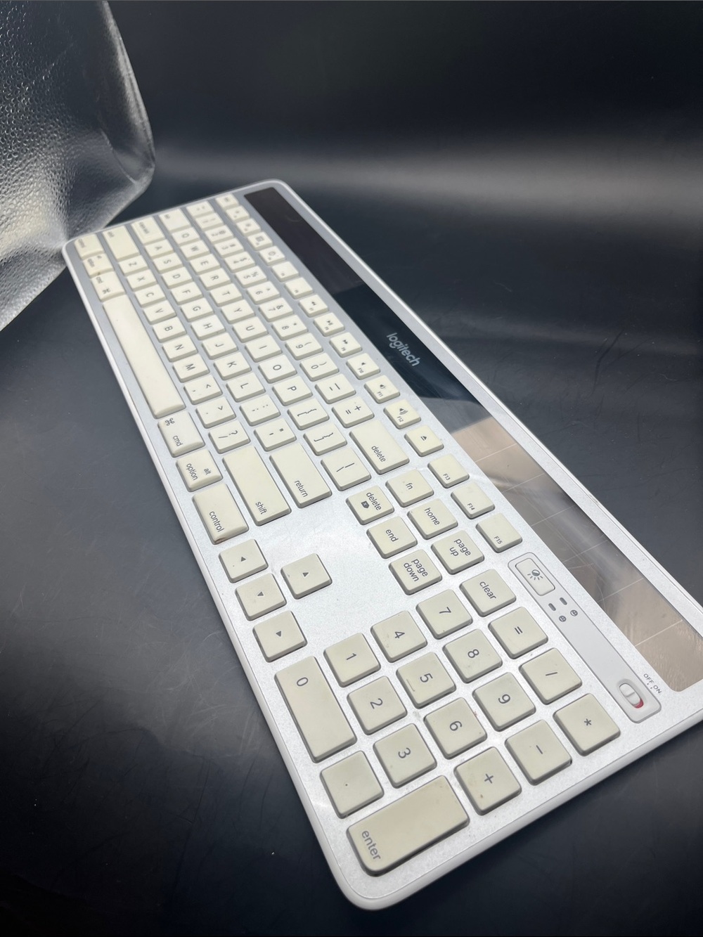 Logitech K750 Wireless Solar Keyboard [Y-R0016] ~ Receiver Included